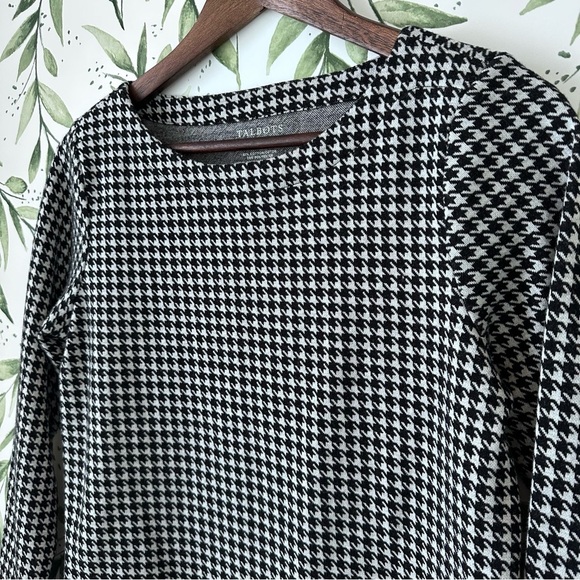 Talbots Black and White Houndstooth Sweater. Medium Petite. - Picture 4 of 9